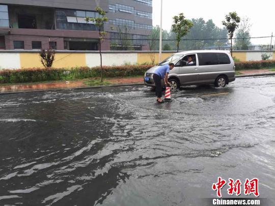 南京暴雨最大降雨量211毫米多河道临警戒水位