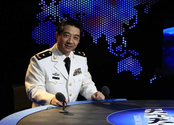 海军少将张召忠正式退役。