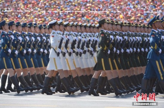 中国女兵走出历史展现别样“中国美”
